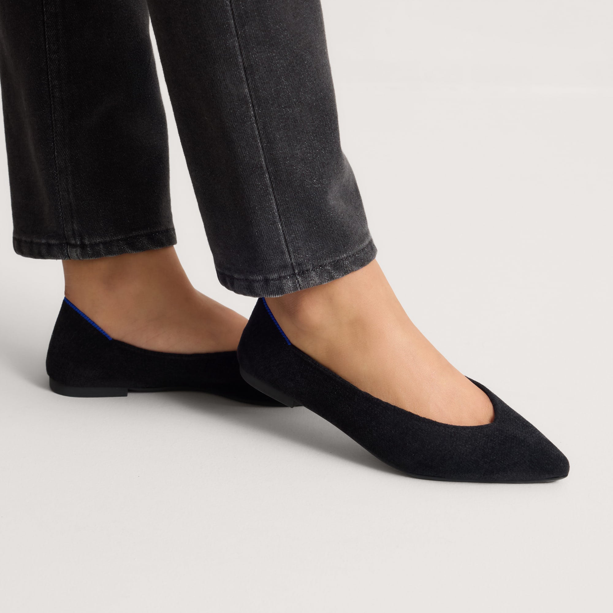 The Point III - ReVelvet™ Black - Image 2
