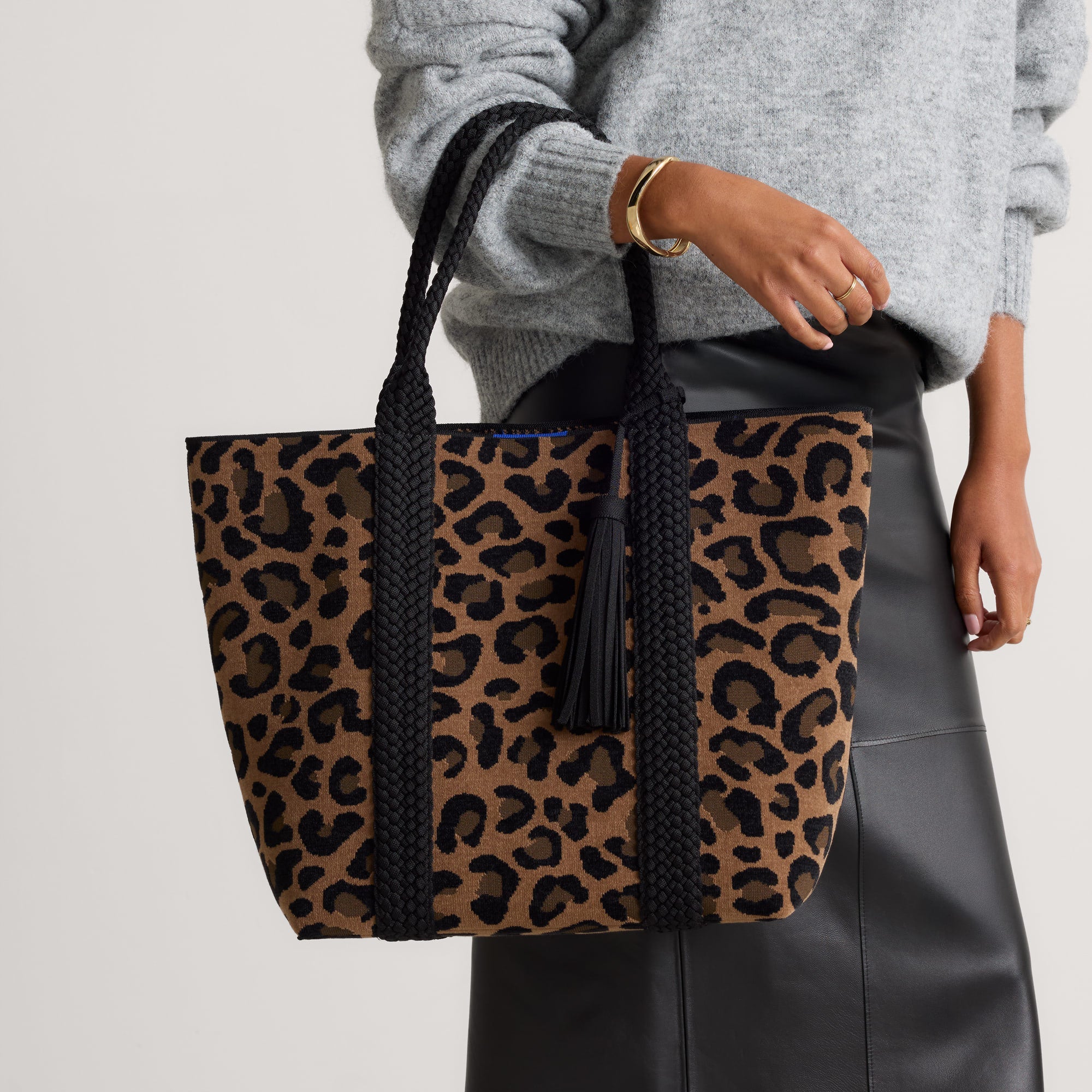 The Lightweight Tote - ReVelvet™ Cat - Image 3