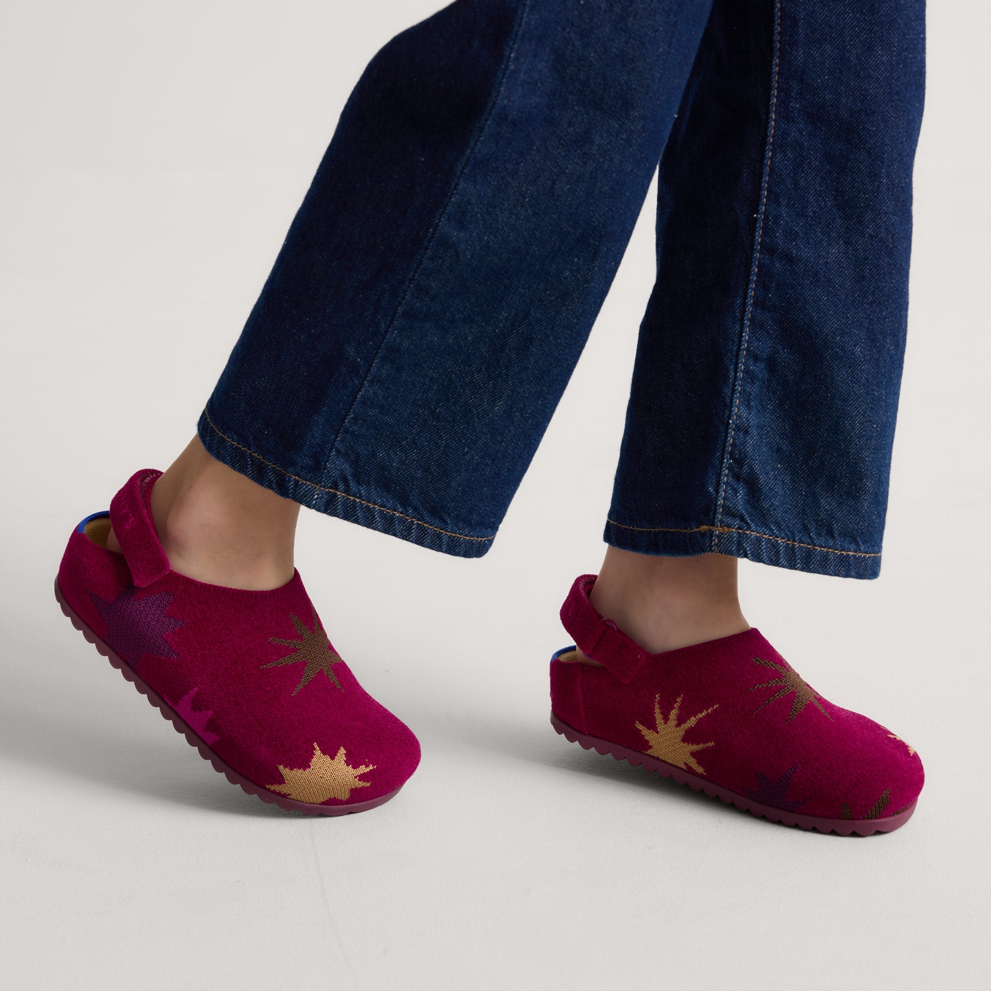 The Kids Clog - ReVelvet™ Fuchsia Burst - Image 2